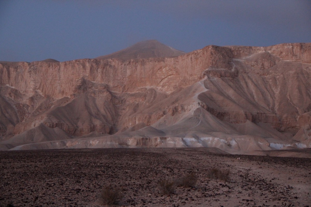 The tail up Point Akev